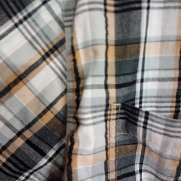 C.E. Schmidt Workwear Men’s Large Button Front Plaid Short Sleeve Shirt, Work - Picture 6 of 10